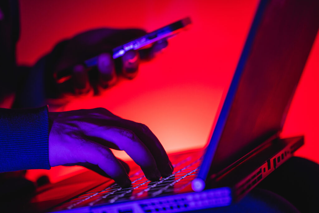 HTX Denies Role in Alleged Address-Poisoning Transfers as Kraken Freezes $4.2M